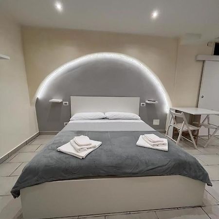 Al Rifugio Di Rosmy Apartment Bari Bagian luar foto