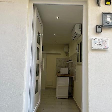 Al Rifugio Di Rosmy Apartment Bari Bagian luar foto